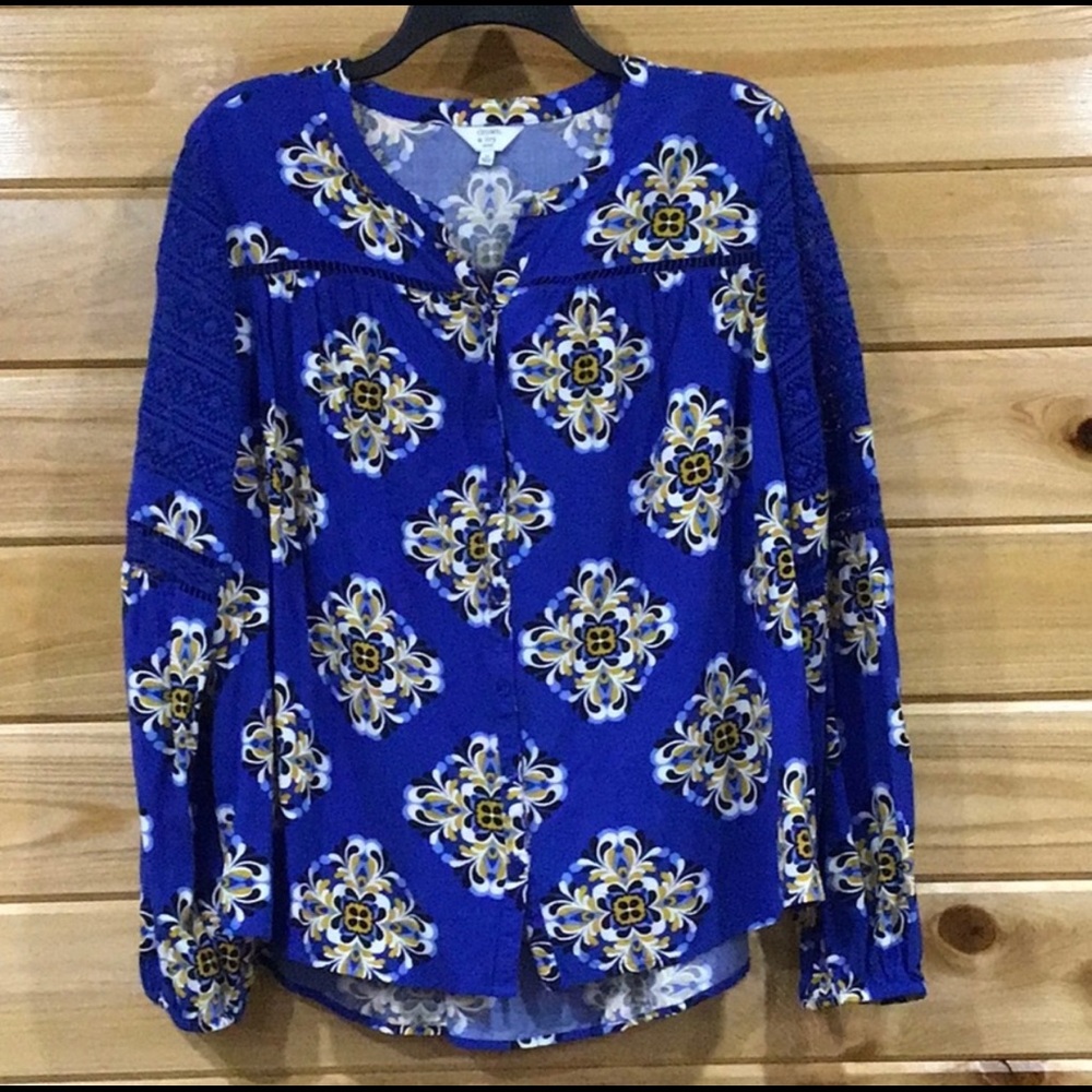 Super cute blouse!